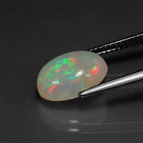 Opala multicolorido natural 2,72ct, corte oval, transparente