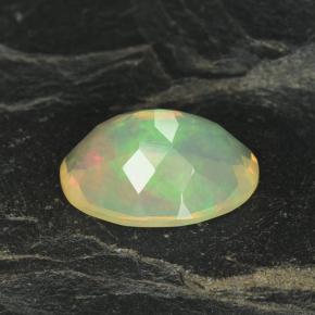 Opala multicolorido natural 2,17ct, corte oval, transparente