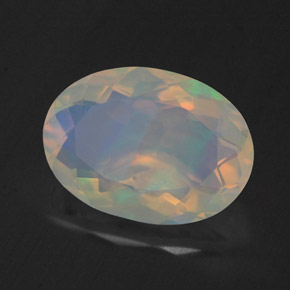 Opala multicolorido natural 1,67ct, corte oval, transparente