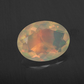 Opala multicolorido natural 1,65ct, corte oval, transparente