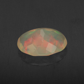 Opala multicolorido natural 1,65ct, corte oval, transparente