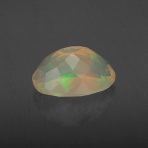 Opala multicolorido natural 1,88ct, corte oval, transparente