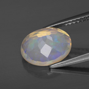 Opala multicolorido natural 1,70ct, corte oval, transparente