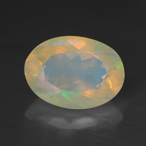 Opala multicolorido natural 1,38ct, corte oval, translúcido