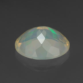 Opala multicolorido natural 2,19ct, corte oval, transparente