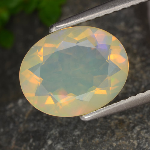 Opala multicolorido natural 1,29ct, corte oval, transparente