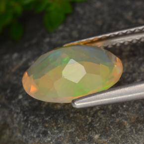 Opala multicolorido natural 1,30ct, corte oval, transparente