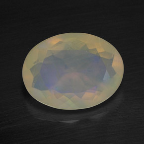 Opala multicolorido natural 2,28ct, corte oval, transparente