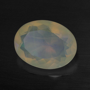 Opala multicolorido natural 2,28ct, corte oval, transparente