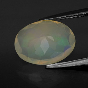 Opala multicolorido natural 2,28ct, corte oval, transparente
