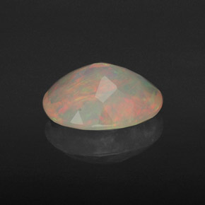 Opala multicolorido natural 1,53ct, corte oval, translúcido
