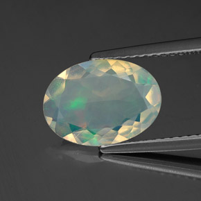 Opala multicolorido natural 1,53ct, corte oval, transparente