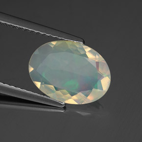 Opala multicolorido natural 1,53ct, corte oval, transparente