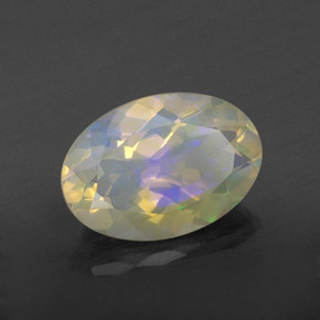 Opala multicolorido natural 1,78ct, corte oval, transparente