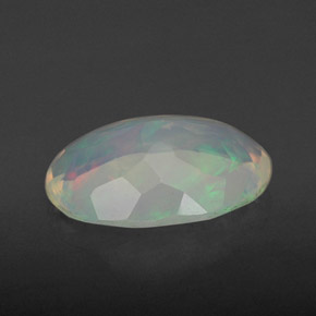 Opala multicolorido natural 2,27ct, corte oval, transparente