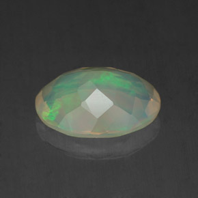 Opala multicolorido natural 1,19ct, corte oval, transparente