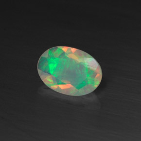 Opala multicolorido natural 0,44ct, corte oval, transparente