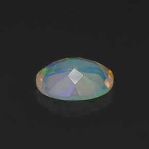 Opala multicolorido natural 0,99ct, corte oval, transparente