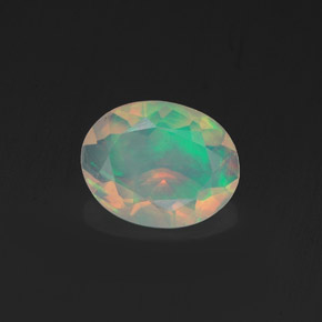 Opala multicolorido natural 0,75ct, corte oval, transparente