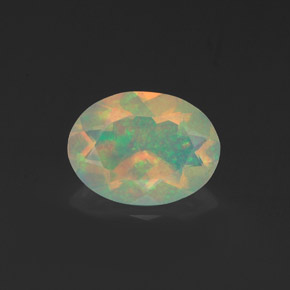 Opala multicolorido natural 0,91ct, corte oval, transparente