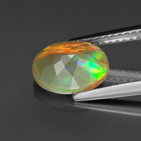 Opala multicolorido natural 1,11ct, corte oval, transparente
