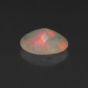 Opala multicolorido natural 0,96ct, corte oval, transparente