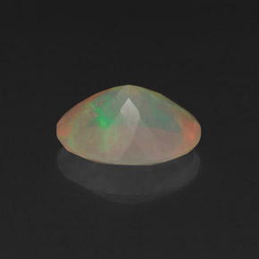 Opala multicolorido natural 1,04ct, corte oval, transparente