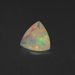 Opala multicolorido natural 0,74ct, trillion, transparente