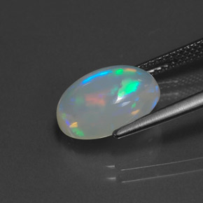 Opala multicolorido natural 2,90ct, corte oval, transparente
