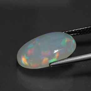 Opala multicolorido natural 3,97ct, corte oval, transparente