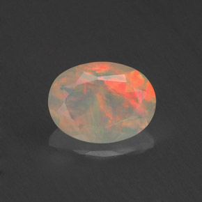 Opala multicolorido natural 0,71ct, corte oval, transparente