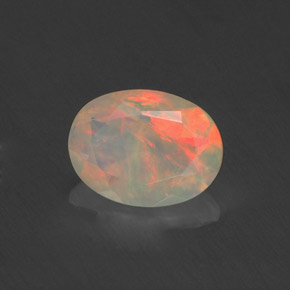 Opala multicolorido natural 0,71ct, corte oval, transparente
