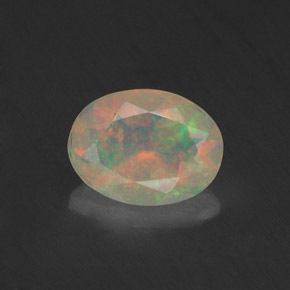 Opala multicolorido natural 0,74ct, corte oval, transparente