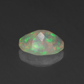 Opala multicolorido natural 0,74ct, corte oval, transparente