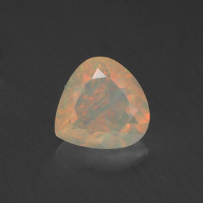 Opala multicolorido natural 0,67ct, formato de pêra, transparente