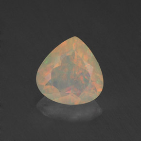 Opala multicolorido natural 0,67ct, formato de pêra, transparente