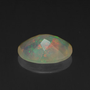 Opala multicolorido natural 1,25ct, corte oval, transparente