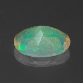 Opala multicolorido natural 1,38ct, corte oval, transparente