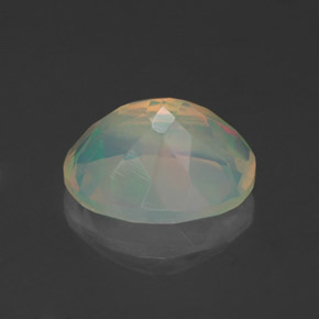 Opala multicolorido natural 1,33ct, corte oval, transparente
