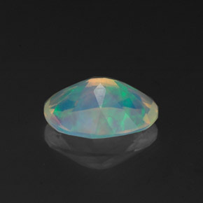 Opala multicolorido natural 0,96ct, corte oval, transparente