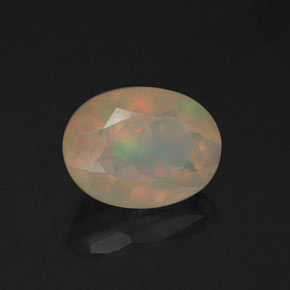 Opala multicolorido natural 0,97ct, corte oval, transparente