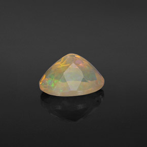 Opala multicolorido natural 0,92ct, corte oval, transparente