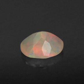 Opala multicolorido natural 1,29ct, corte oval, transparente
