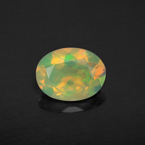 Opala multicolorido natural 0,94ct, corte oval, transparente