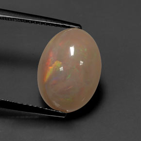 Opala multicolorido natural 3,87ct, corte oval, translúcido