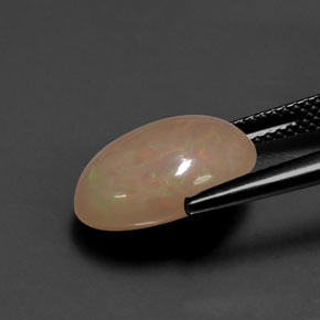 Opala multicolorido natural 3,87ct, corte oval, translúcido