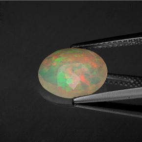 Opala multicolorido natural 1,46ct, corte oval, transparente