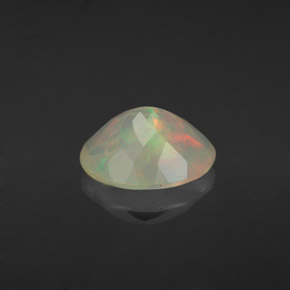 Opala multicolorido natural 1,50ct, corte oval, transparente