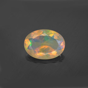 Opala multicolorido natural 1,97ct, corte oval, transparente