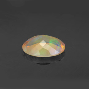 Opala multicolorido natural 1,97ct, corte oval, transparente